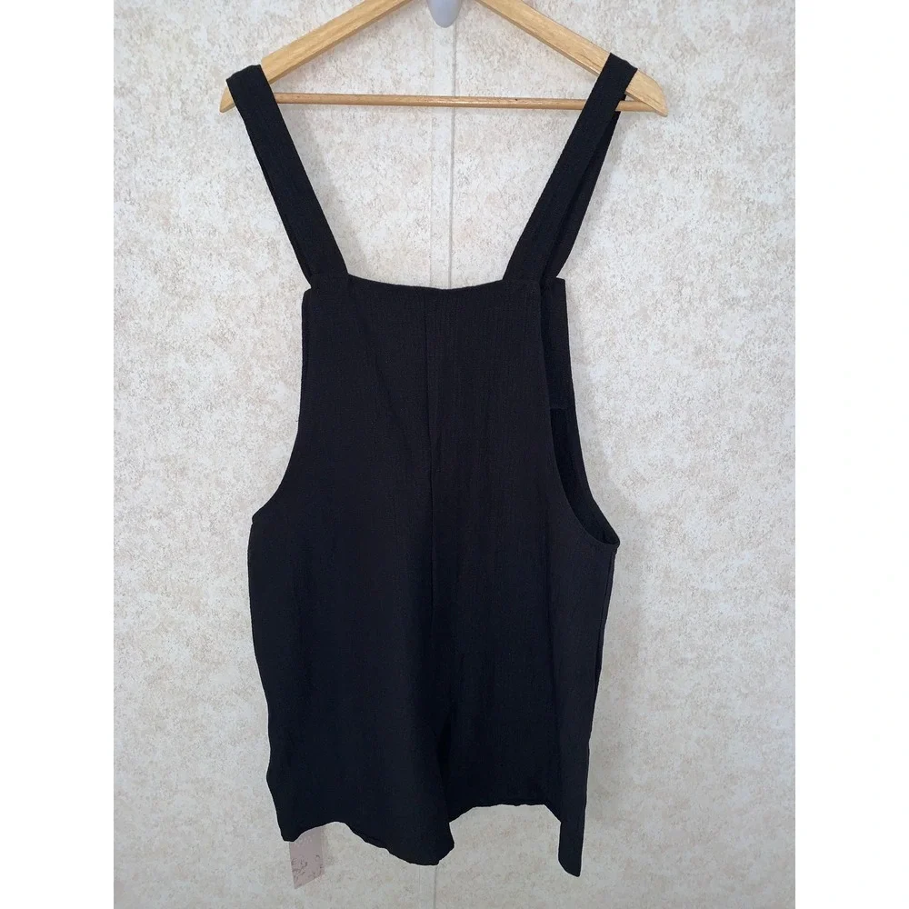 NWT Emery Rose Black Textured Overall Romper Sleeveless Front Pockets Size Large